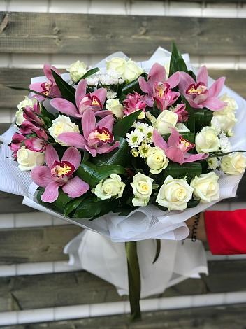 Букет цветов из: Розы и Хризантемы в Ольховатке