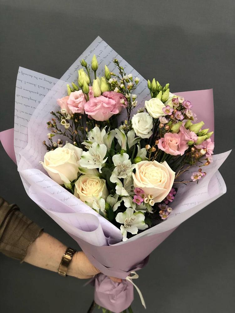 Букет цветов из: Альстромерии, Розы и Лизиантусы в Ольховатке