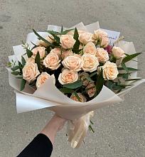 Букет Кремовые розы Латте в Ольховатке