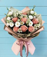 Букет цветов из:  Розы, Альстромерии и Лизиантусы #REPLACE_PRED# Ольховатке