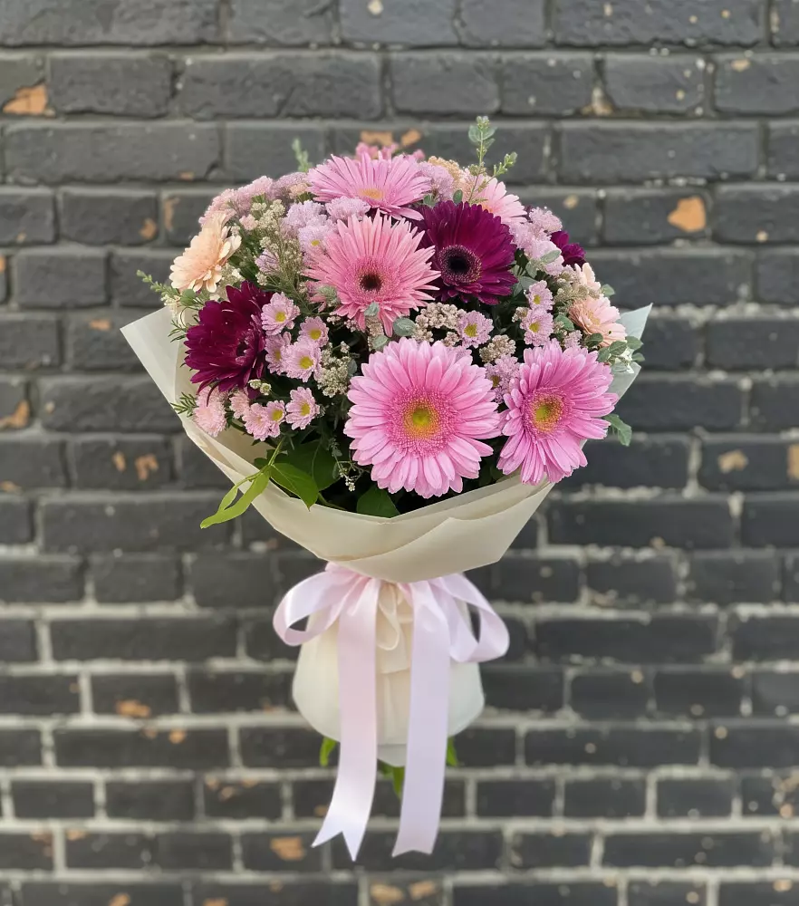 Букет цветов из: Герберы и Хризантемы в Ольховатке