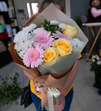 Букет цветов из:  Герберы, Розы и Хризантемы в Ольховатке