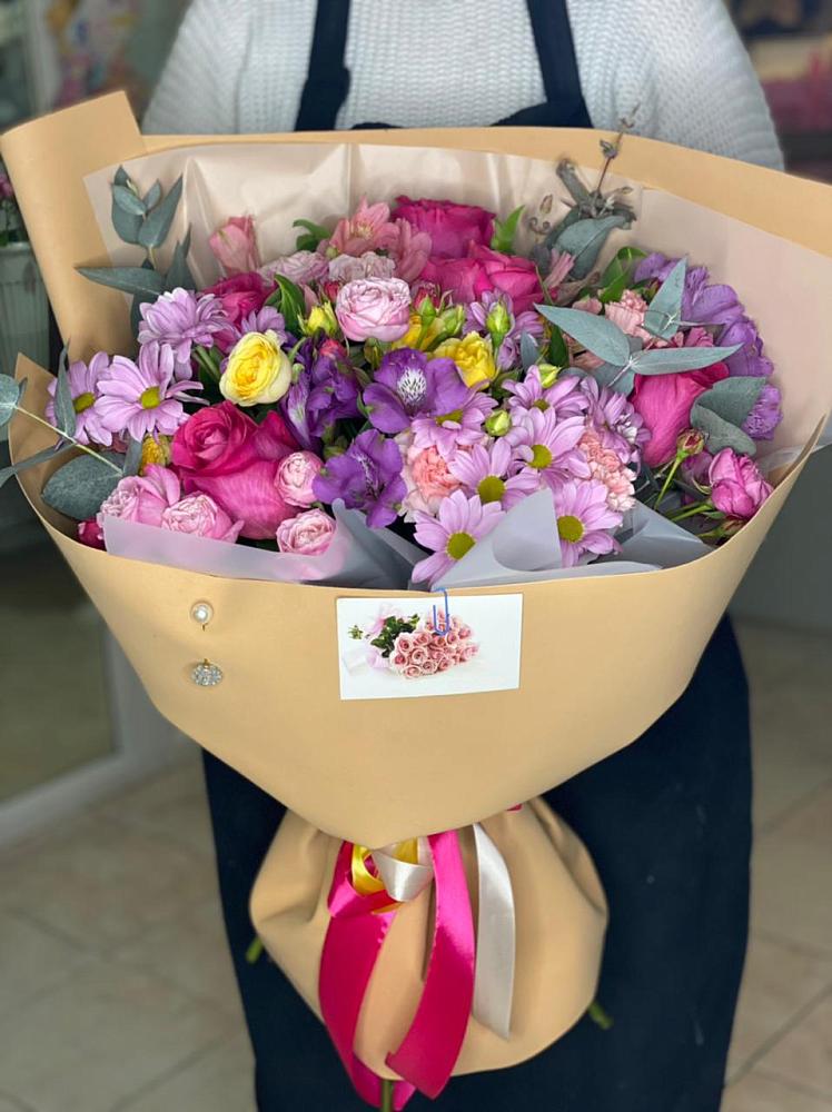 Букет цветов из: Хризантемы, Гвоздики и Альстромерии в Ольховатке