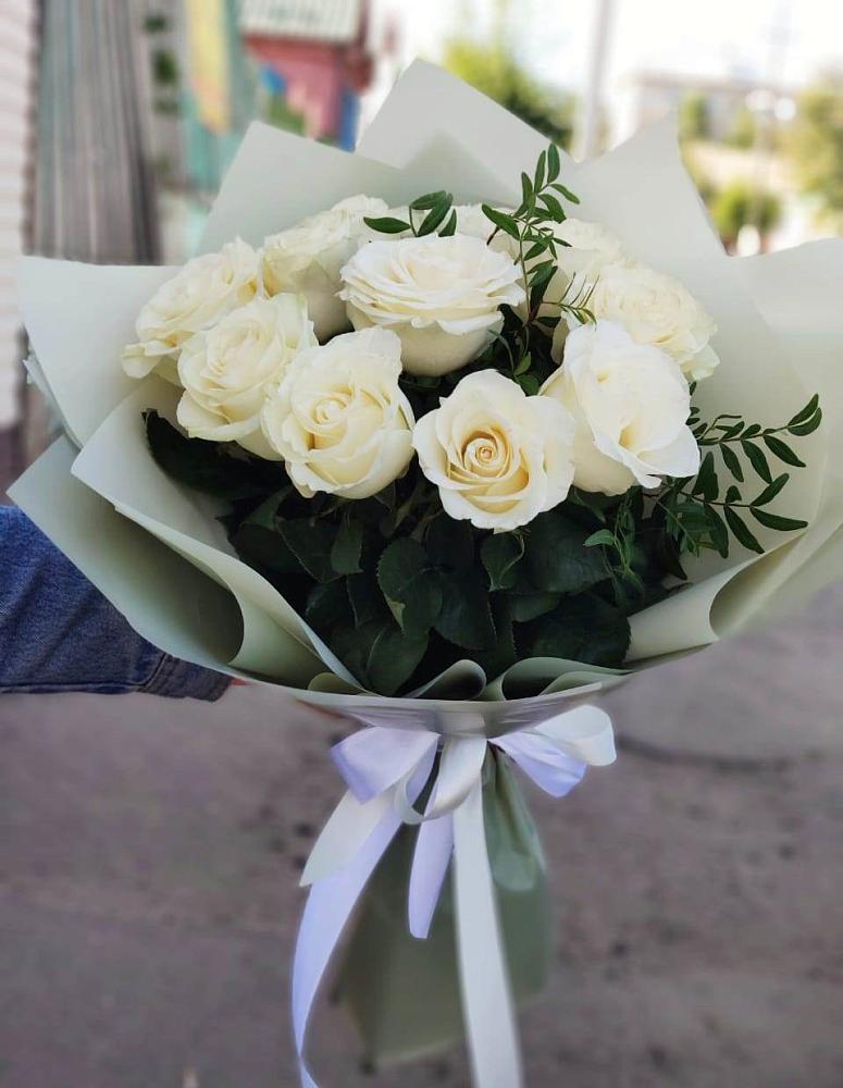 Букет Белые розы Проуд в Ольховатке
