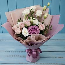 Букет цветов из:  Розы и Лизиантусы в Ольховатке