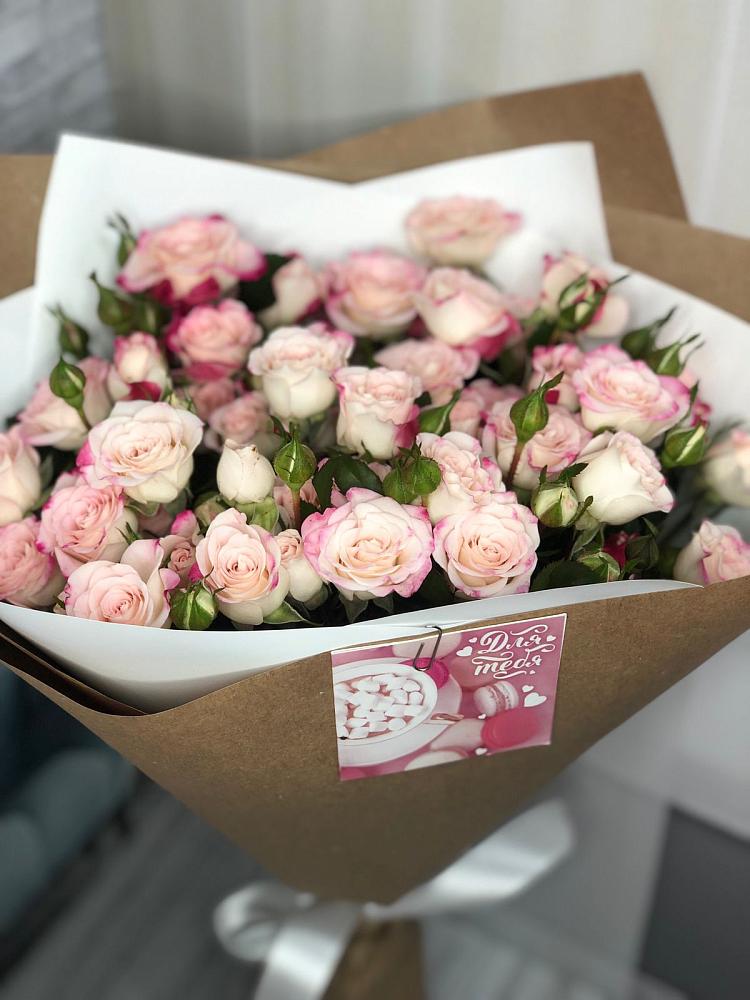 Букет цветов из: Розы в Ольховатке