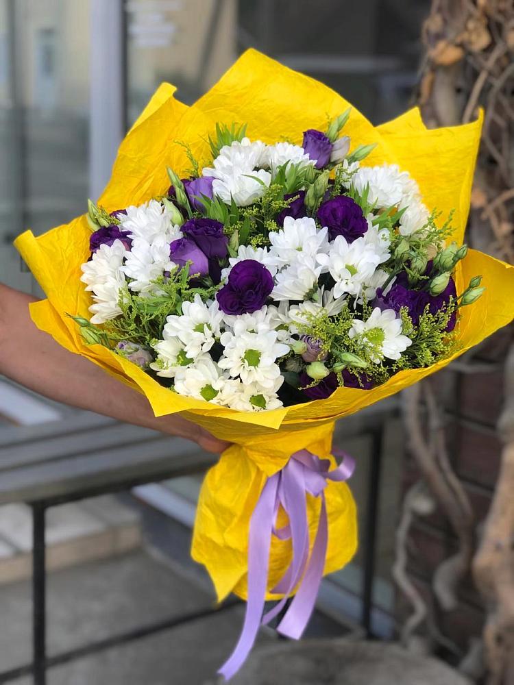 Букет цветов из: Ирисы, Хризантемы и Ромашки в Ольховатке
