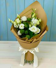 Букет цветов из:  Хризантемы и Лизиантусы в Ольховатке