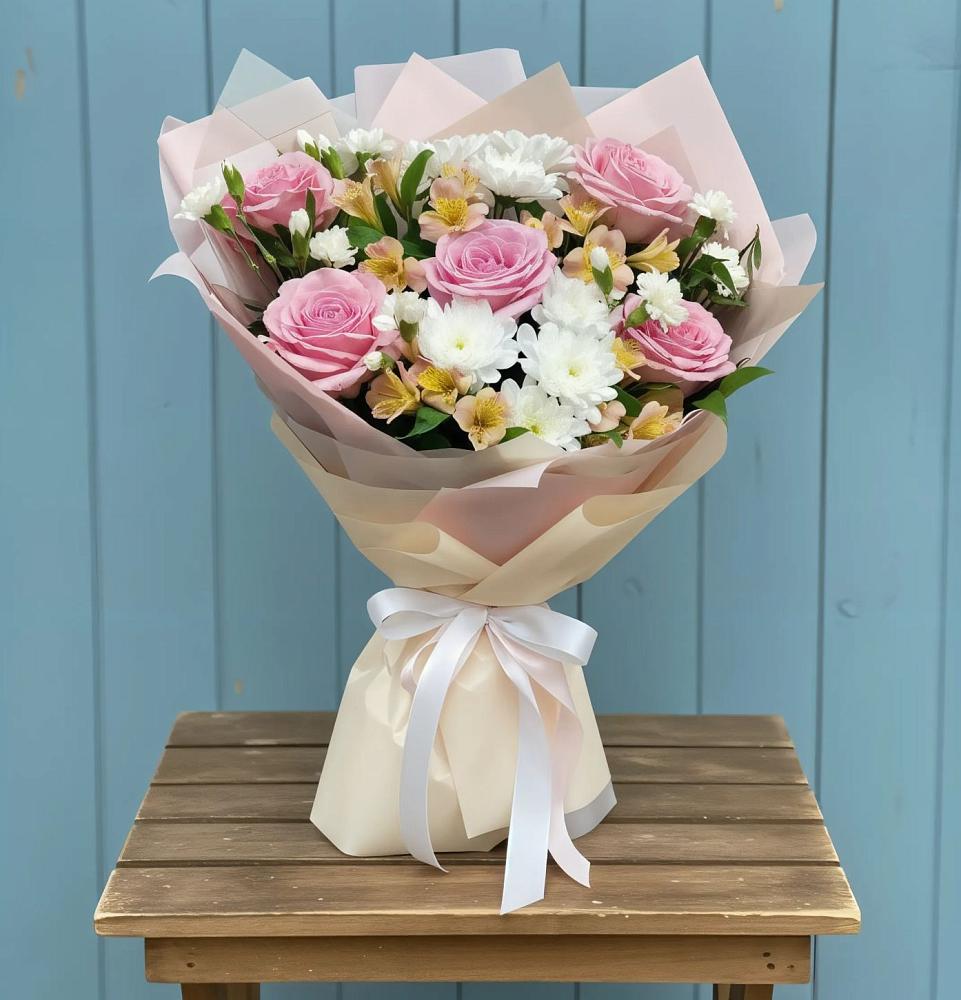 Букет цветов из: Гвоздики, Орхидеи и Розы в Ольховатке