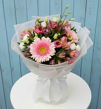 Букет цветов из:  Герберы, Альстромерии и Лизиантусы #REPLACE_PRED# Ольховатке