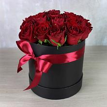 Цветочная композиция из Розы в шляпной коробке в Ольховатке