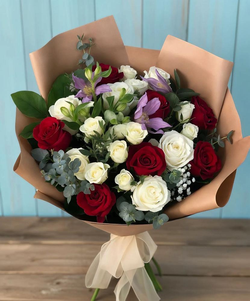 Букет цветов из: Розы и Альстромерии в Ольховатке