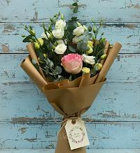 Букет цветов из:  Розы и Лизиантусы в Ольховатке